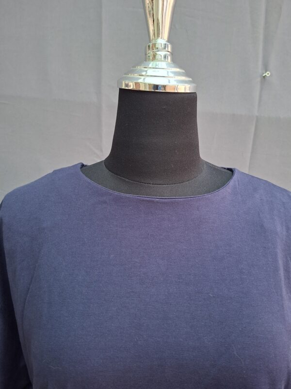 Donkerblauw oversized shirt met sierstiksel zoom