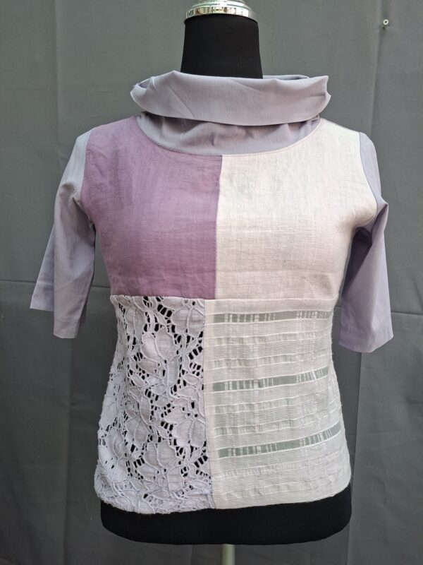 Uniek shirt lila/mauve met patchwork en kant
