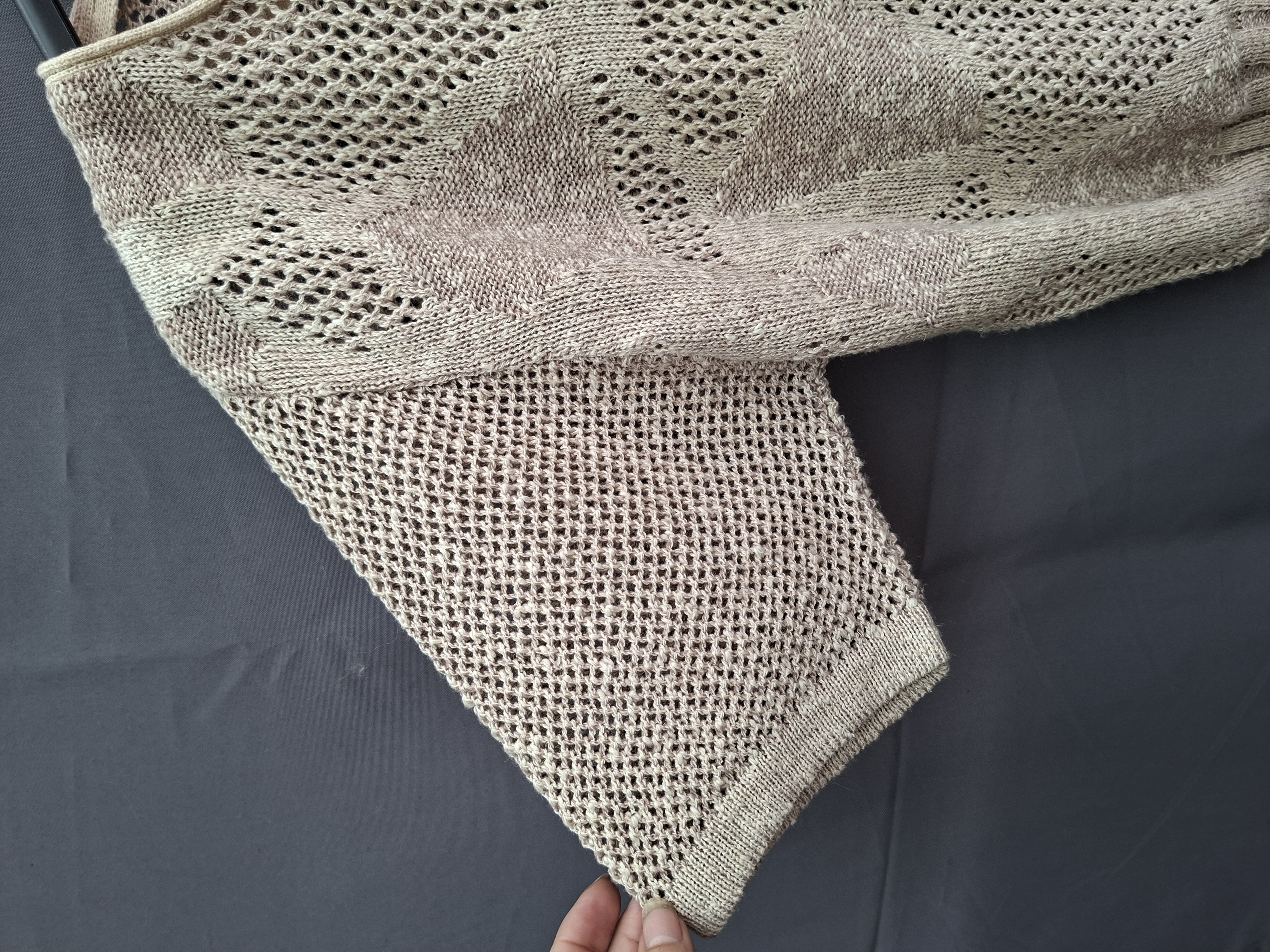 Riverside opengewerkte trui beige met ajourpatroon