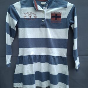 20260409_184400 Gocco meisjesjurk rugby stijl met borduurwerk