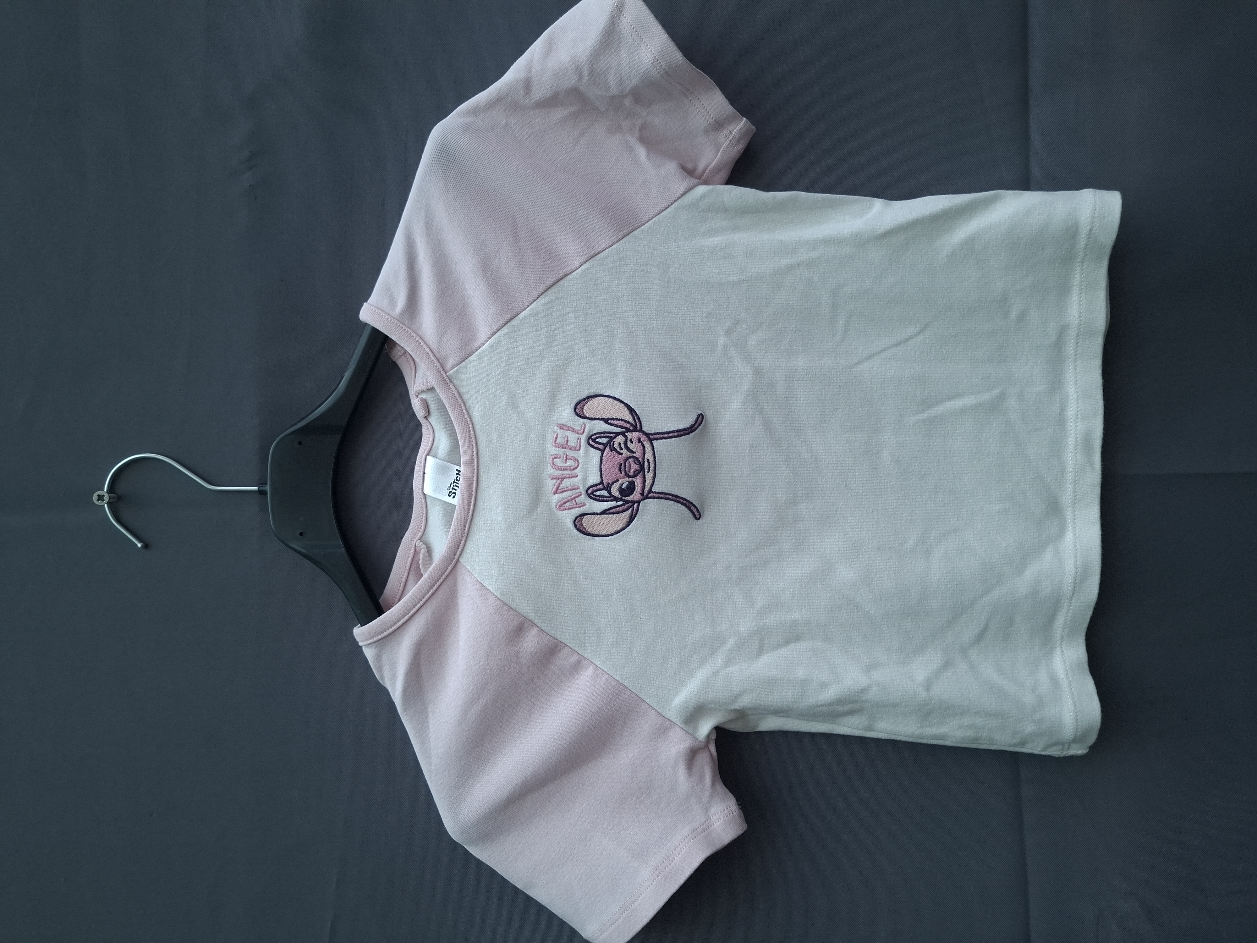 20260409_184853 Disney Stitch "Angel" T-shirt C&A wit/roze met borduurwerk