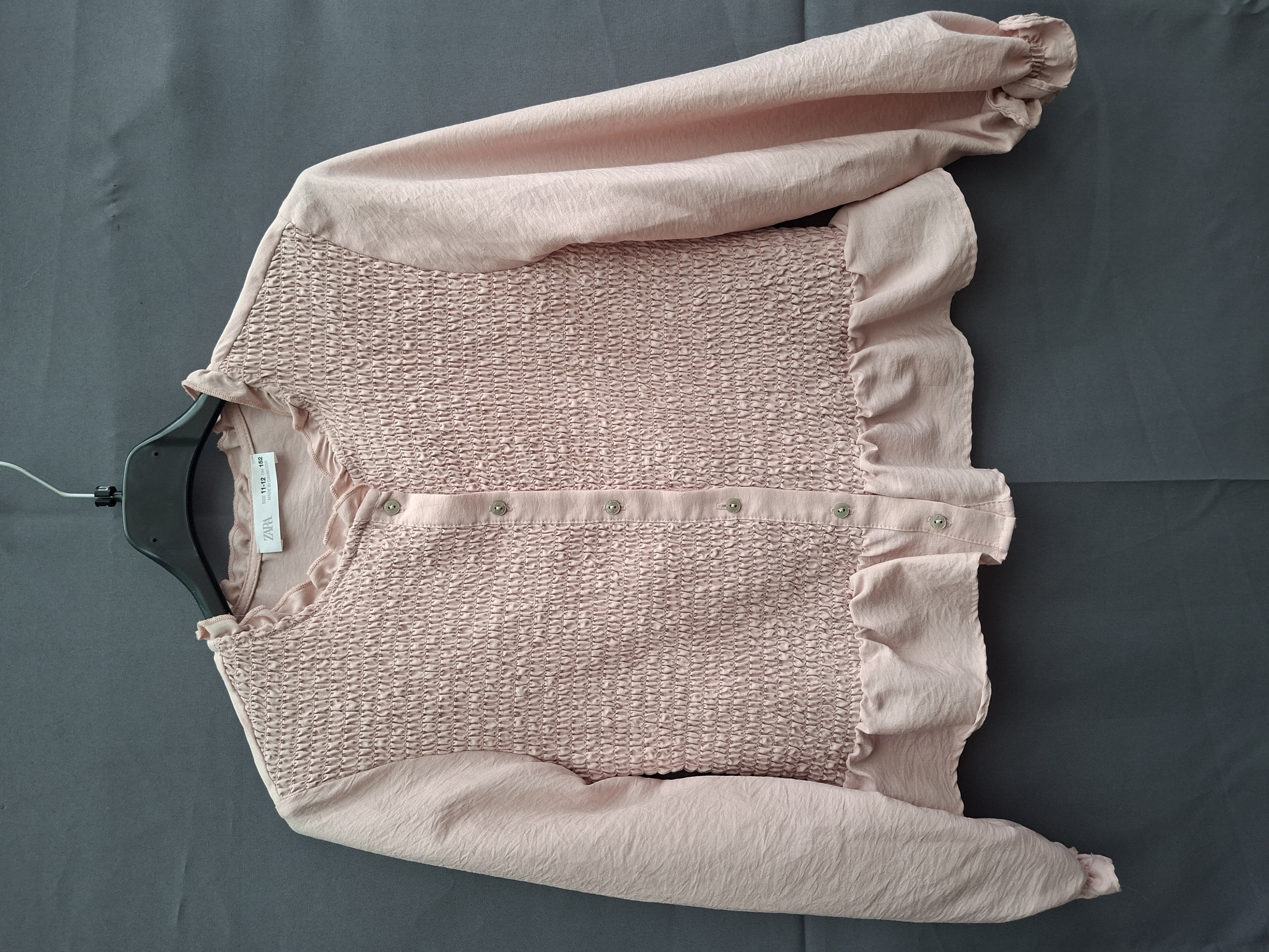 20260409_185054 Zara blouse roze met smokwerk en ruche zoom