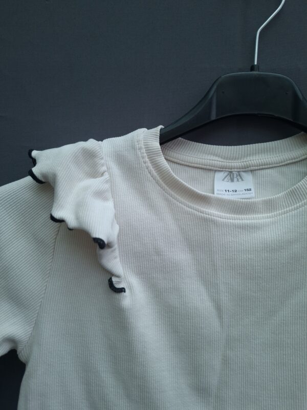 20260409_190154 Zara ribgebreid longsleeve ecru met ruches