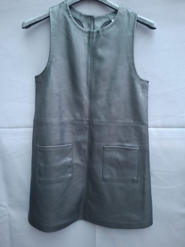 Zara kunstleren jurk zwart — mouwloos met zakken