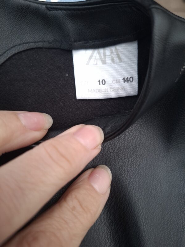 Zara kunstleren jurk zwart — mouwloos met zakken