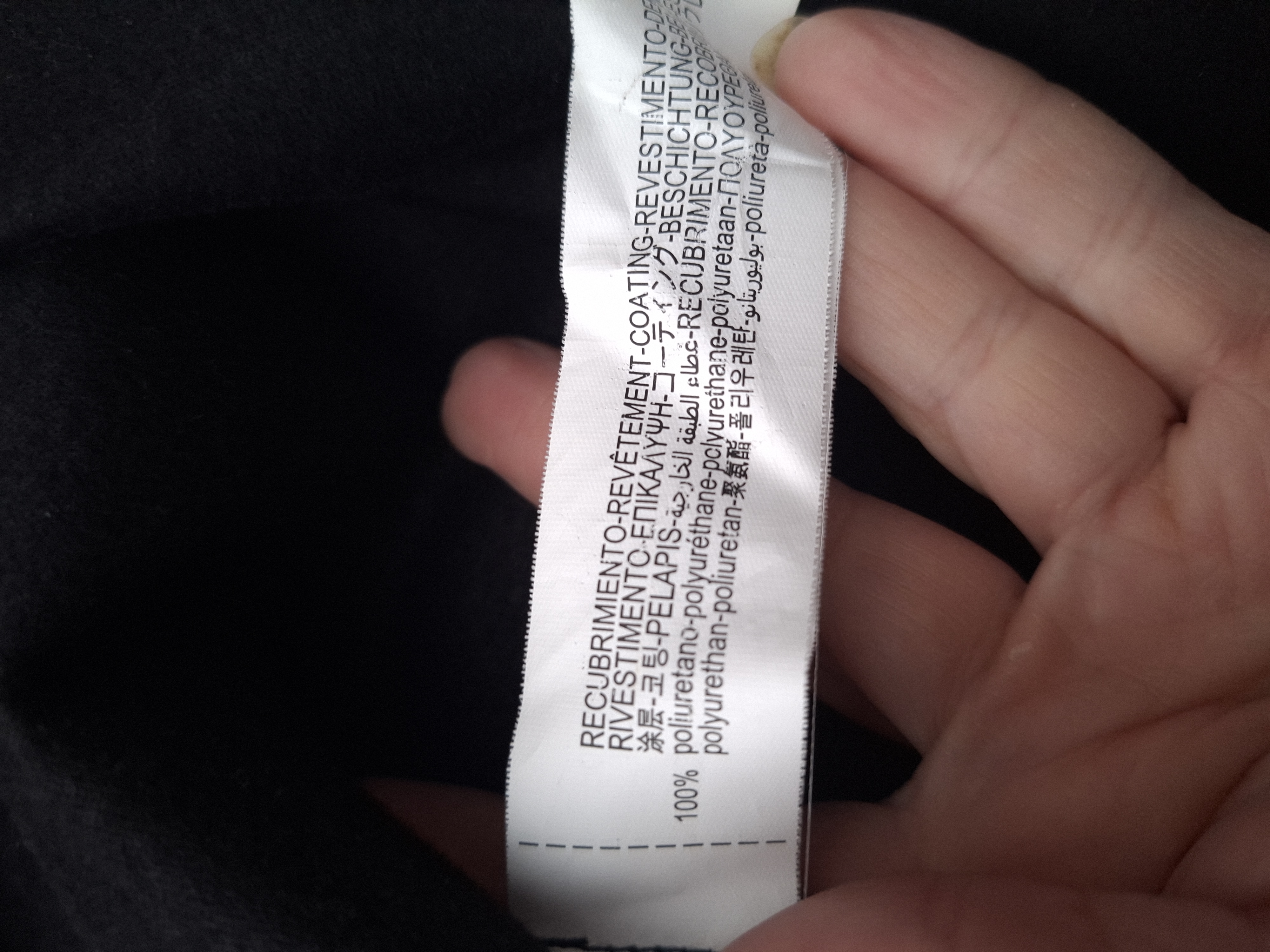 20260409_190604 Zara kunstleren jurk zwart — mouwloos met zakken