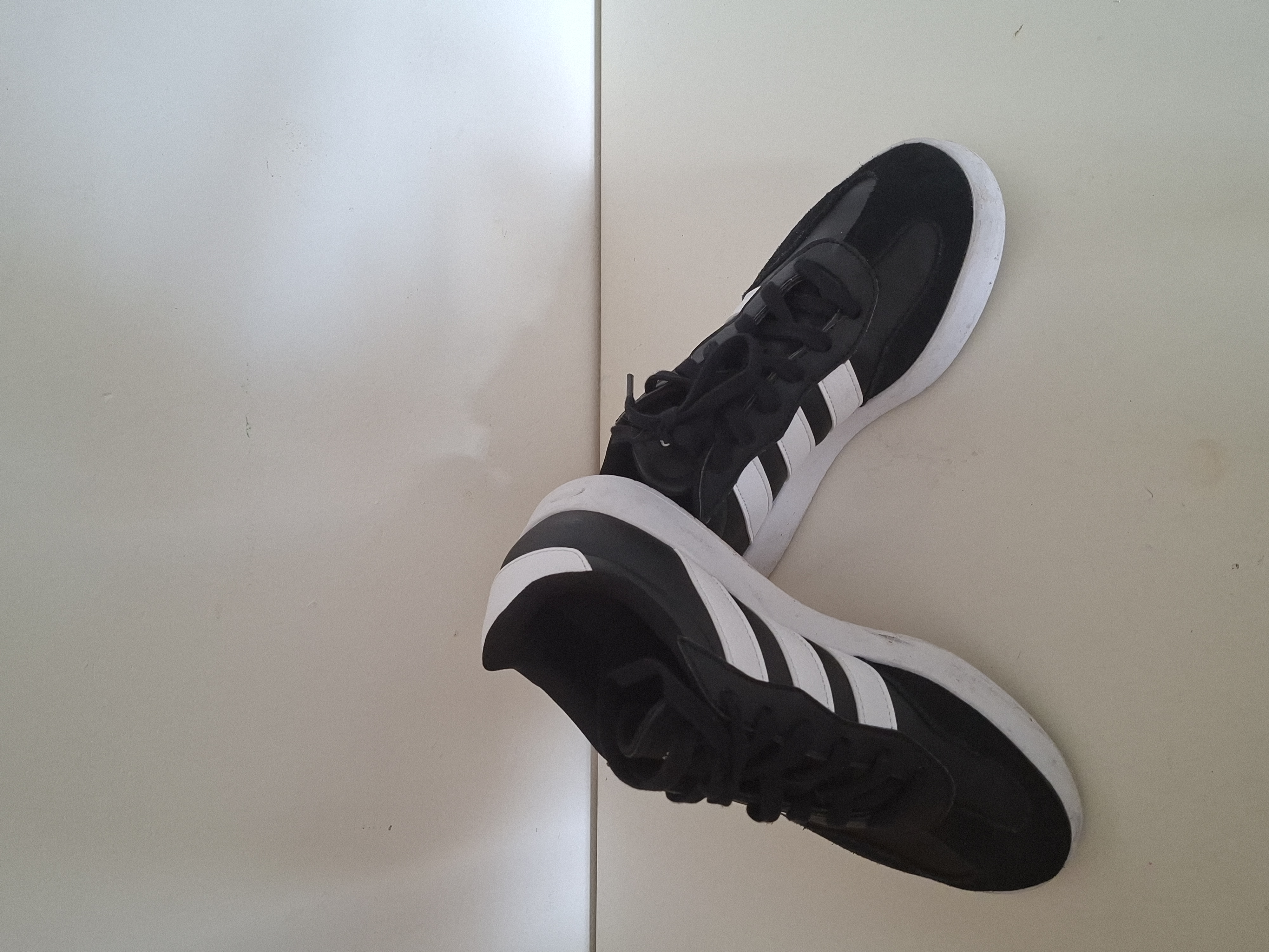 Adidas VL Court sneakers zwart met witte strepen