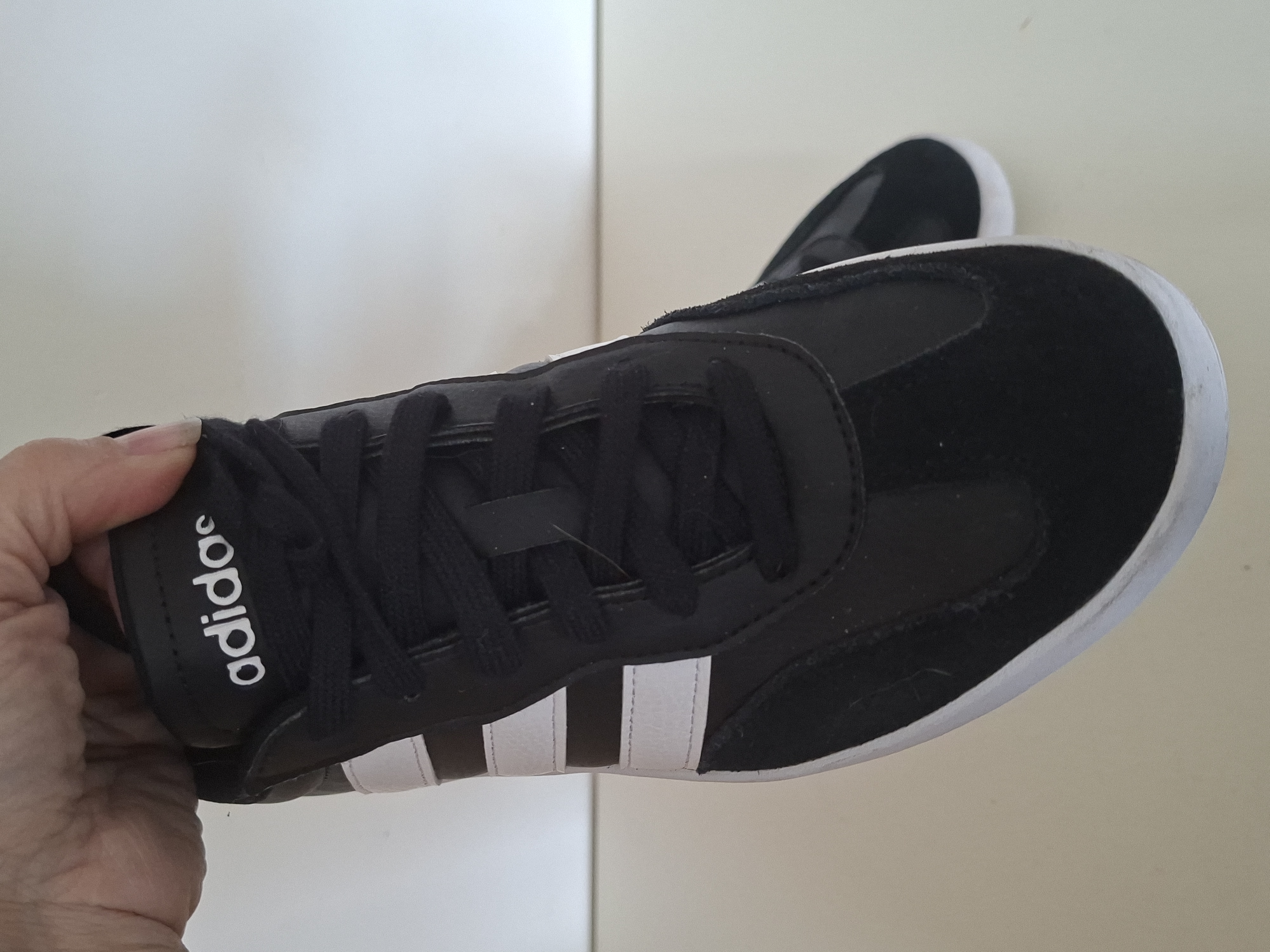 Adidas VL Court sneakers zwart met witte strepen