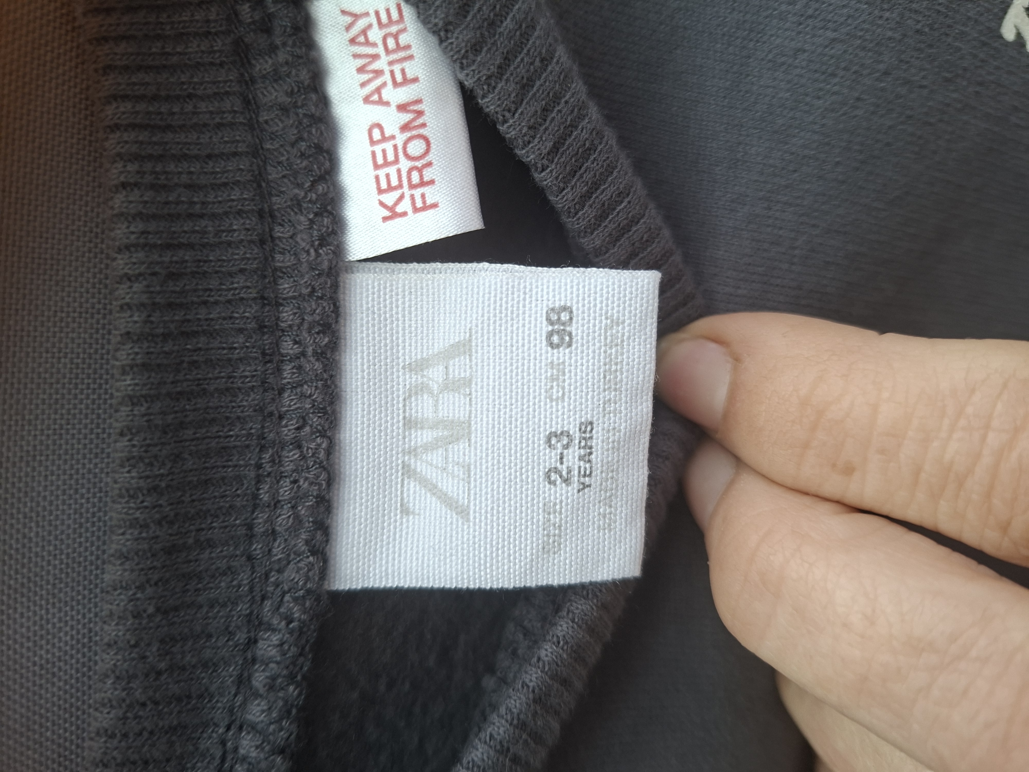 Zara sweatjurk grijs met geblokt rok