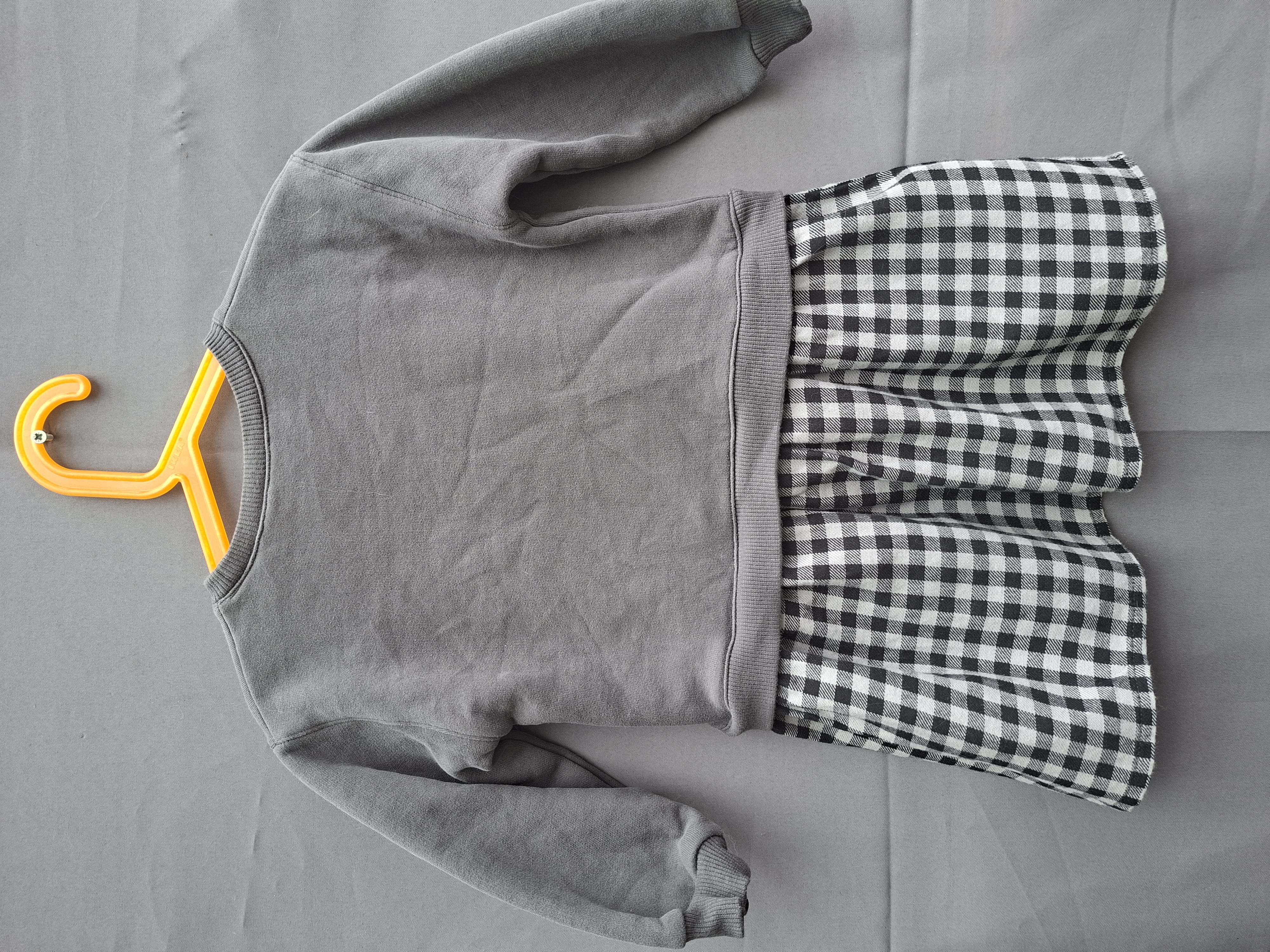 Zara sweatjurk grijs met geblokt rok