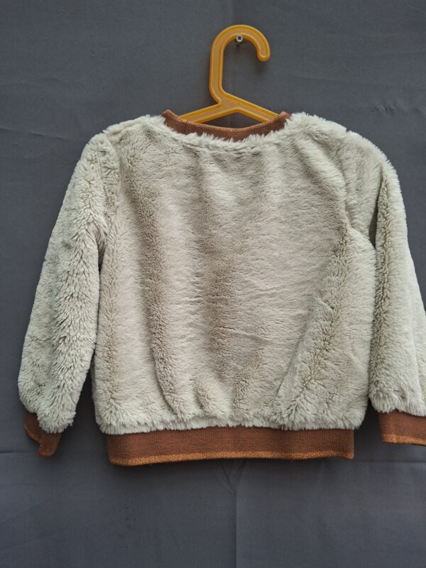 Milla Star teddy sweater ecru met roestbruin glinsterend boord