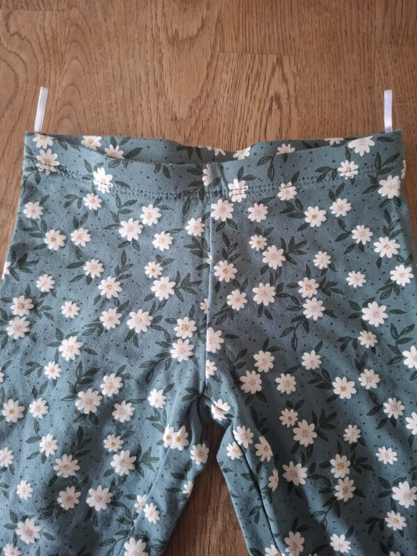 C&A legging groen bloemenprint maat 98 nette staat