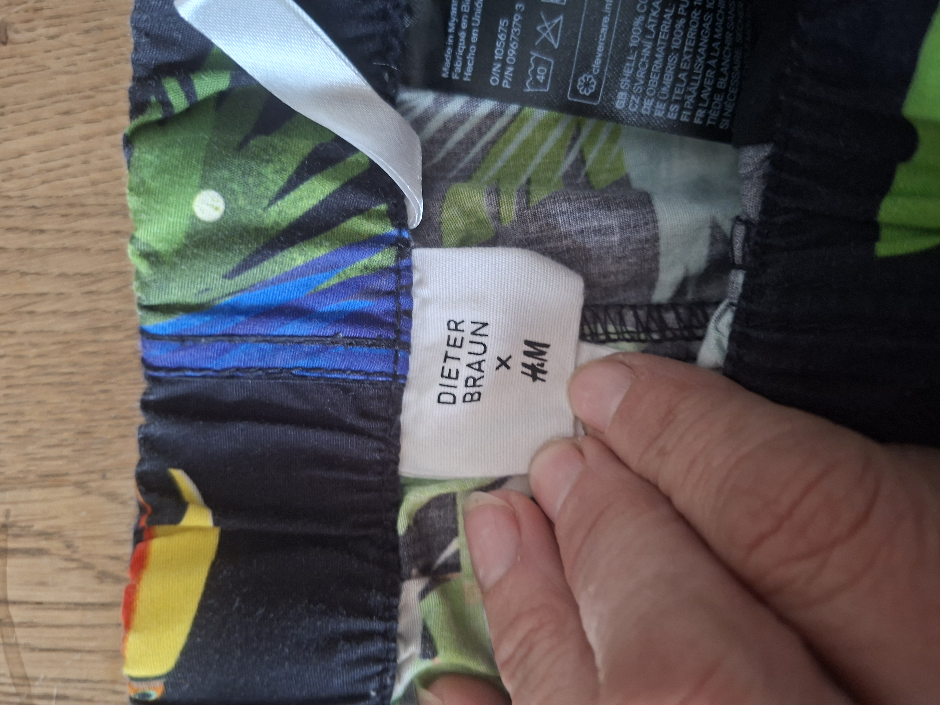 H&M x Dieter Braun short donkerblauw tropische vogels maat 122 nette staat