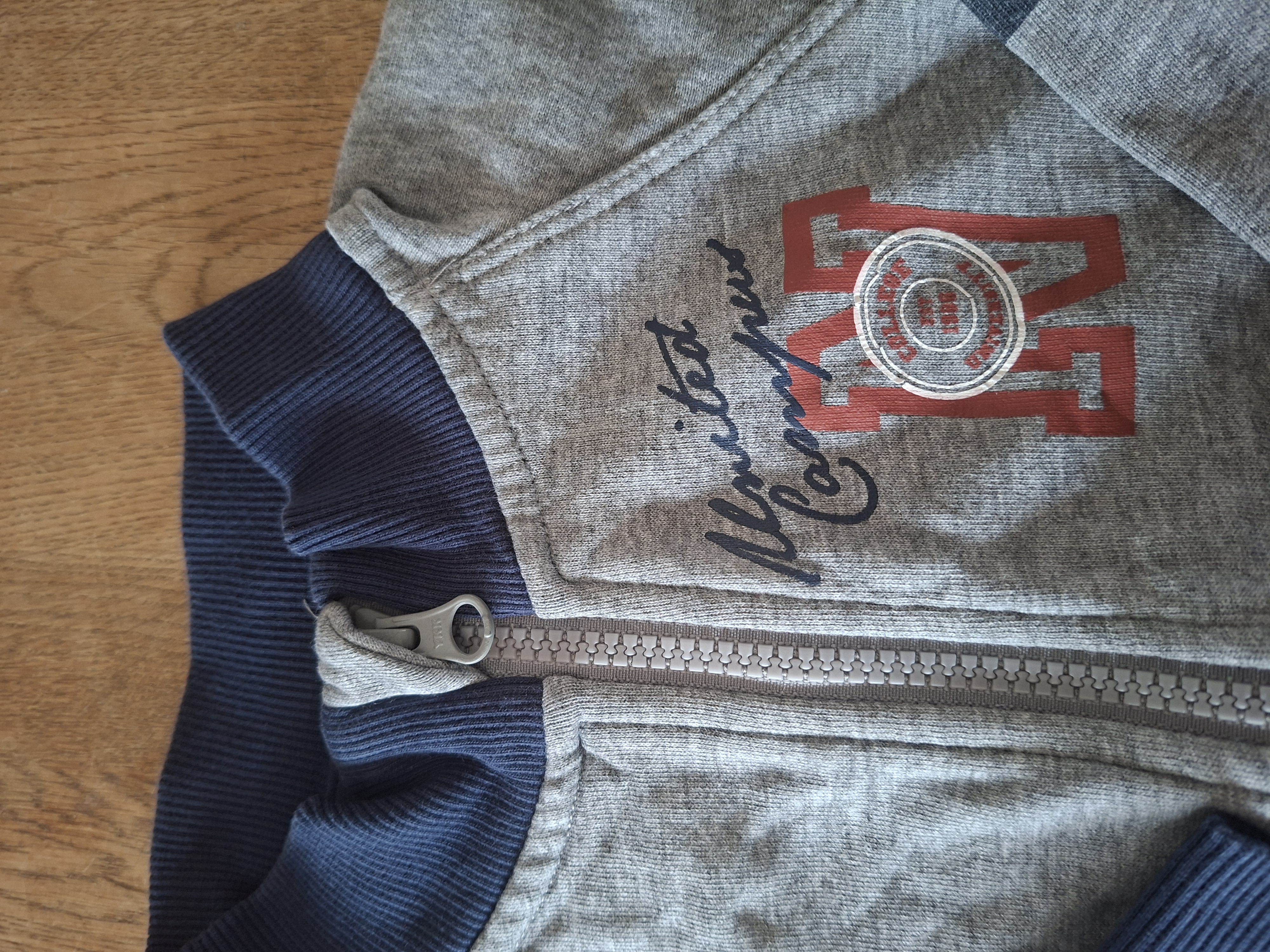 Name It vest grijs marineblauw United Campus maat 98 gebruikt