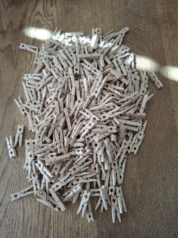 20260328_134705 PaperArt mini knijpertjes groot pakket diverse kleuren