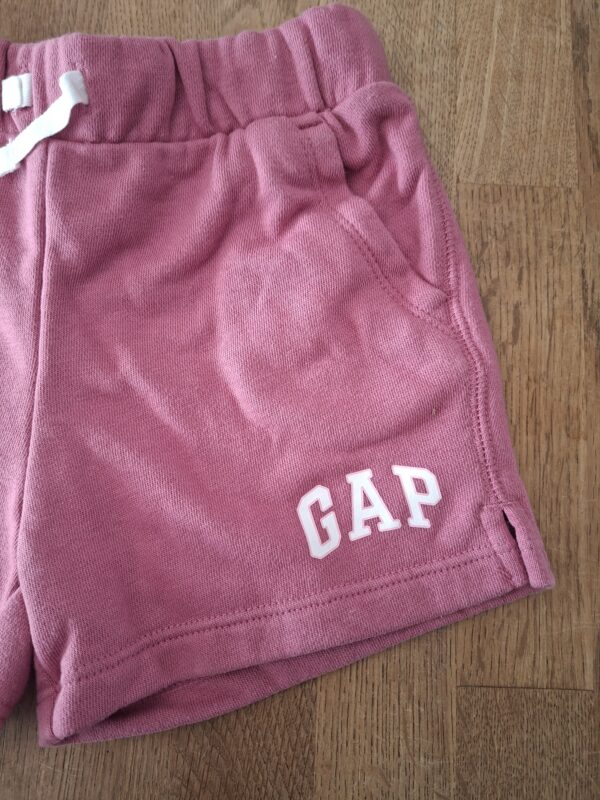 Baby Gap logo short roze raspberry maat 104 nette staat