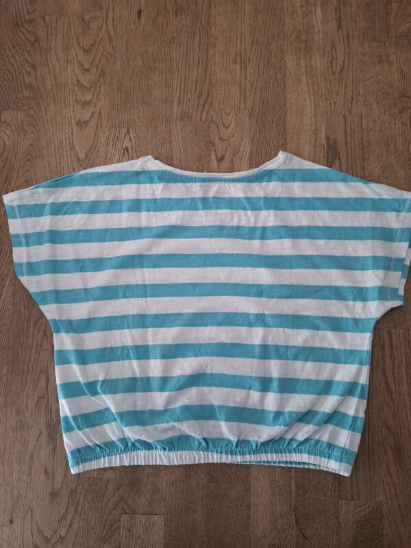 20260502_115643 El Corte Inglés Kids crop top turquoise gestreept palmboom maat 110 nette staat