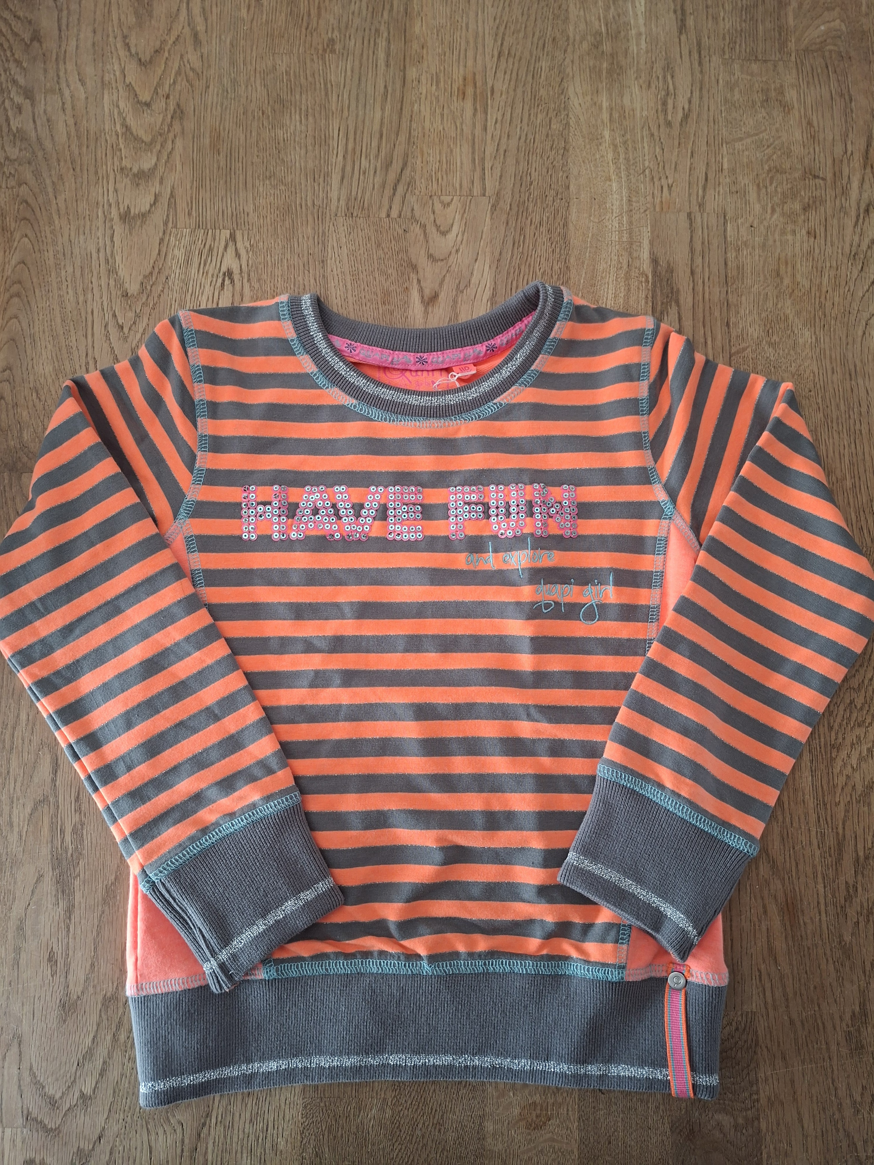 Quapi Girls sweater oranje grijs gestreept "Have Fun" pailletten maat 110/116 nette staat