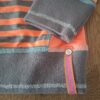 Quapi Girls sweater oranje grijs gestreept "Have Fun" pailletten maat 110/116 nette staat