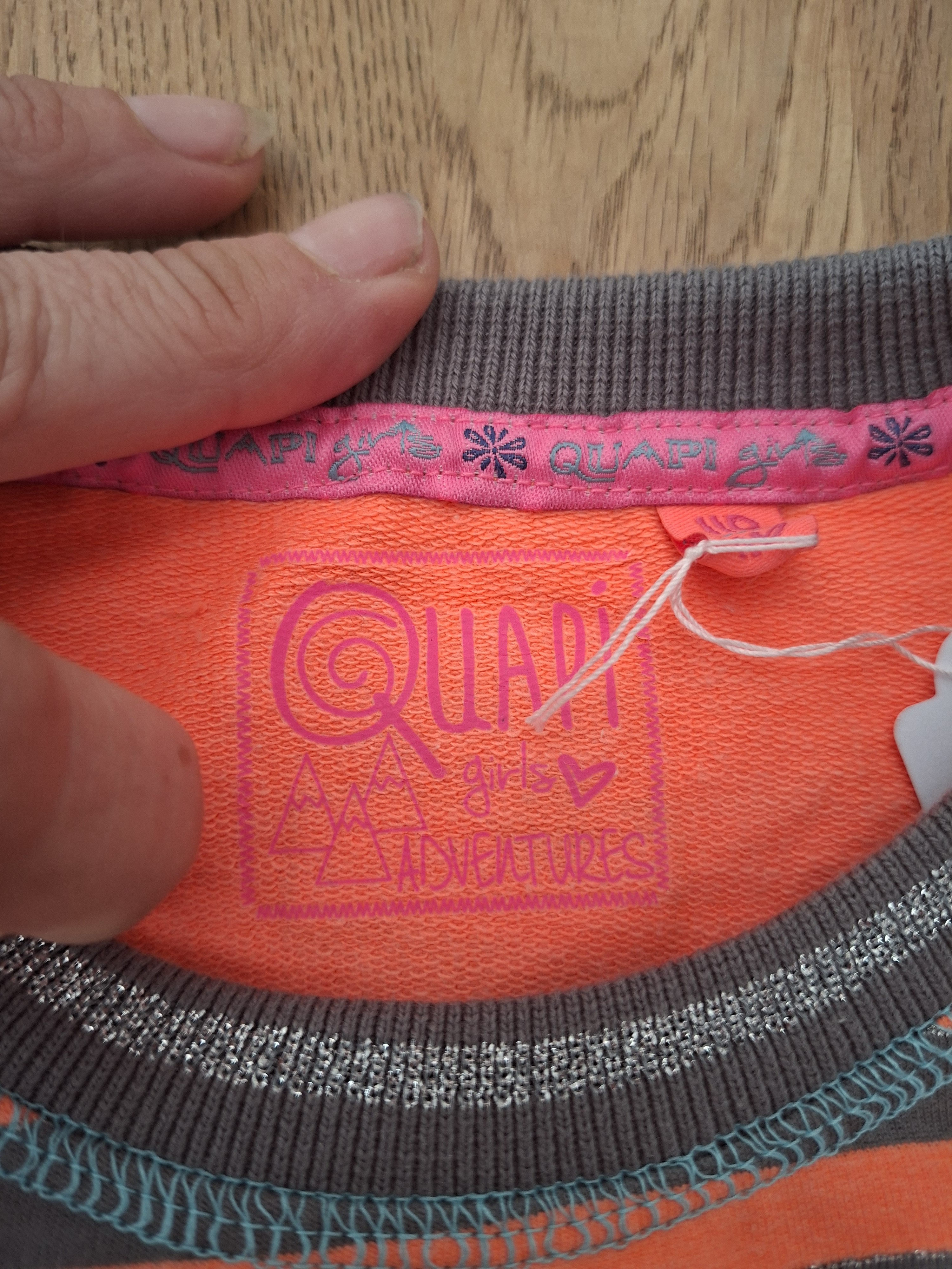 Quapi Girls sweater oranje grijs gestreept "Have Fun" pailletten maat 110/116 nette staat
