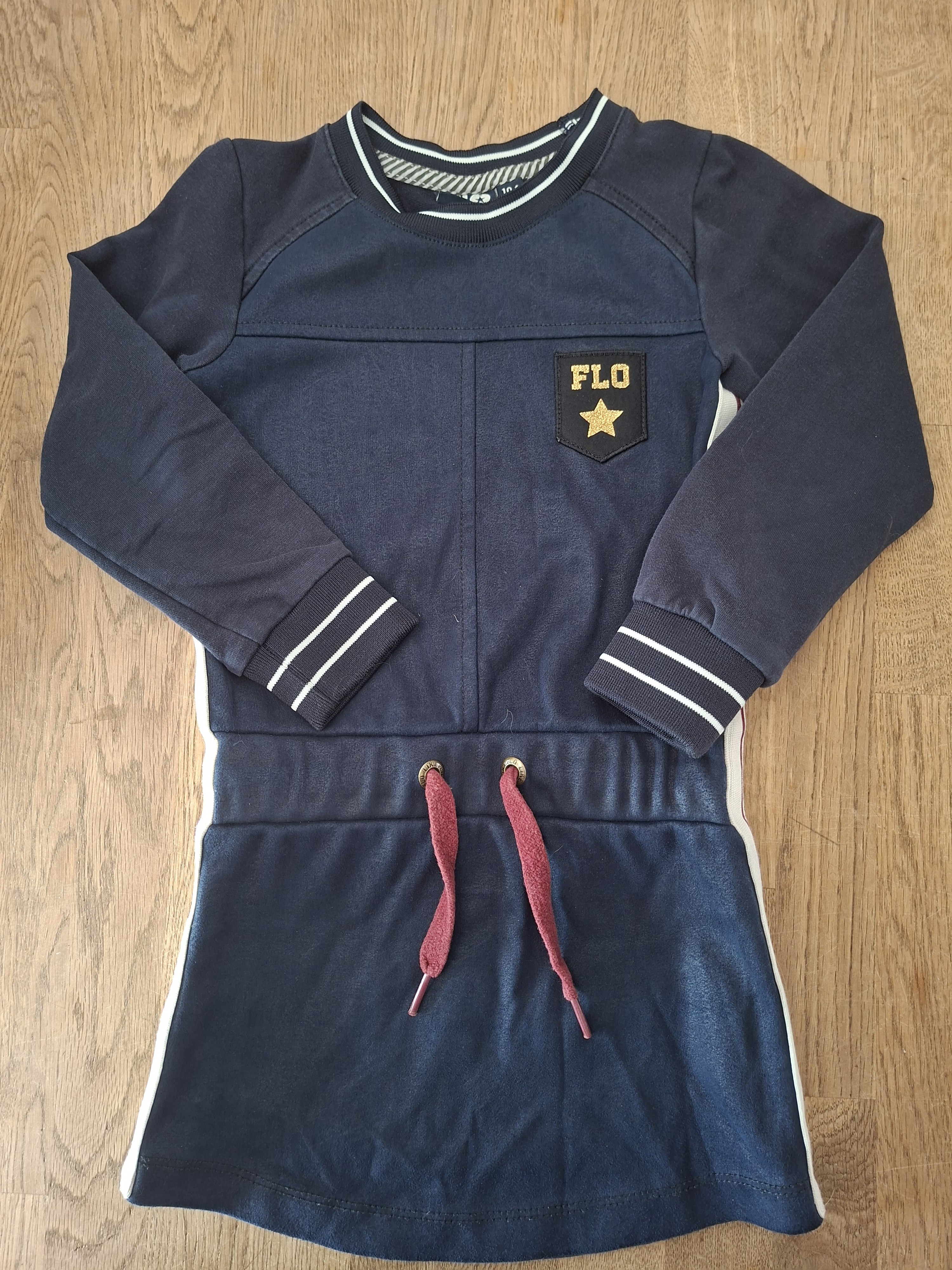 Like Flo sweatjurk marineblauw "FLO" ster maat 104 nette staat
