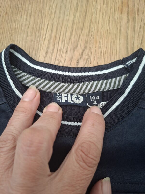 Like Flo sweatjurk marineblauw "FLO" ster maat 104 nette staat