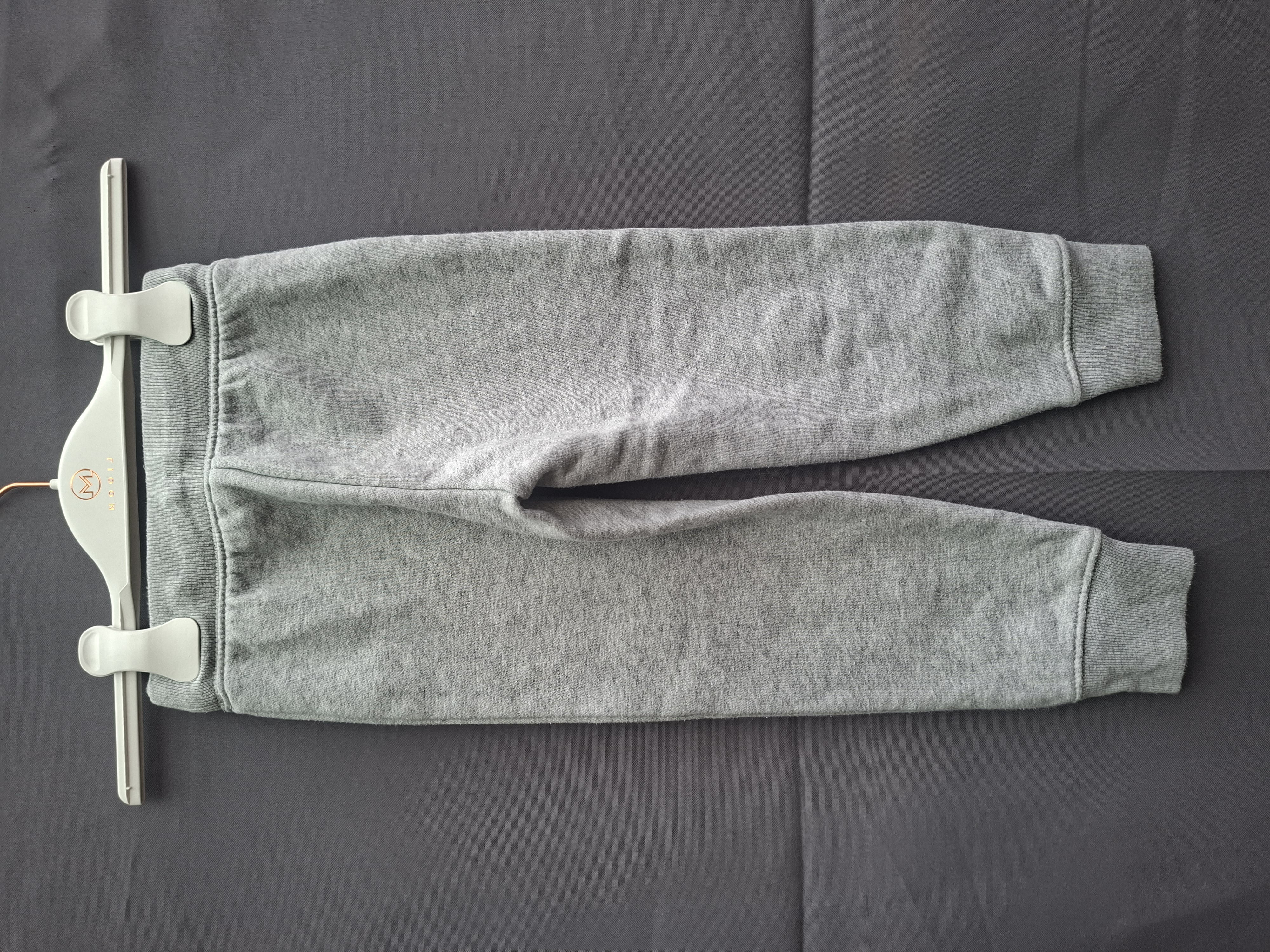 20260503_092045 Baby Gap jogger grijs maat 104 nette staat