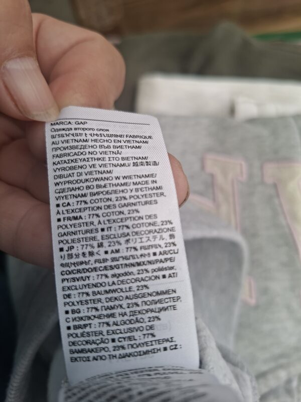 20260503_092215 Baby Gap jogger grijs maat 104 nette staat