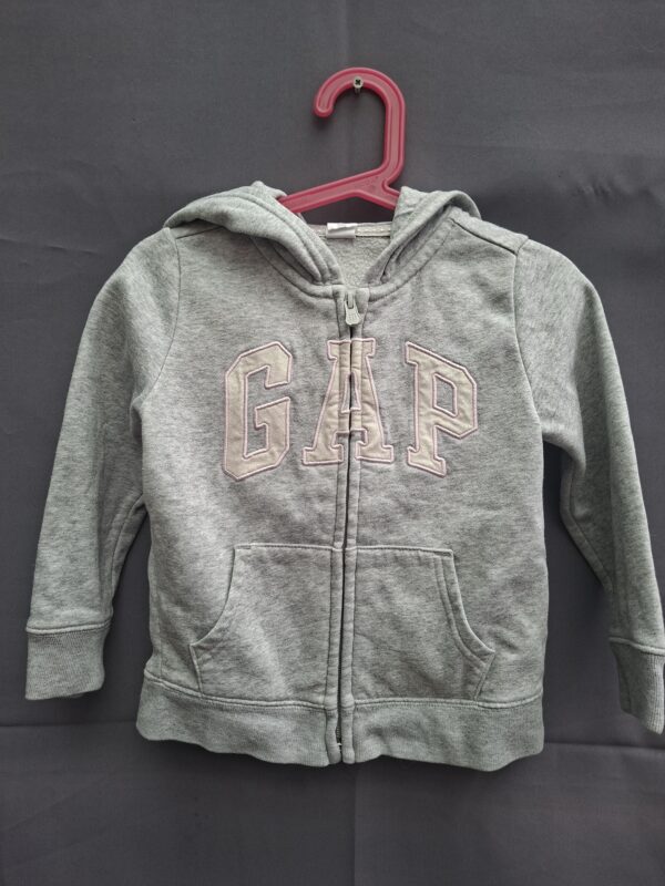 20260503_092250 Baby Gap vest grijs roze logo rits maat 104 nette staat