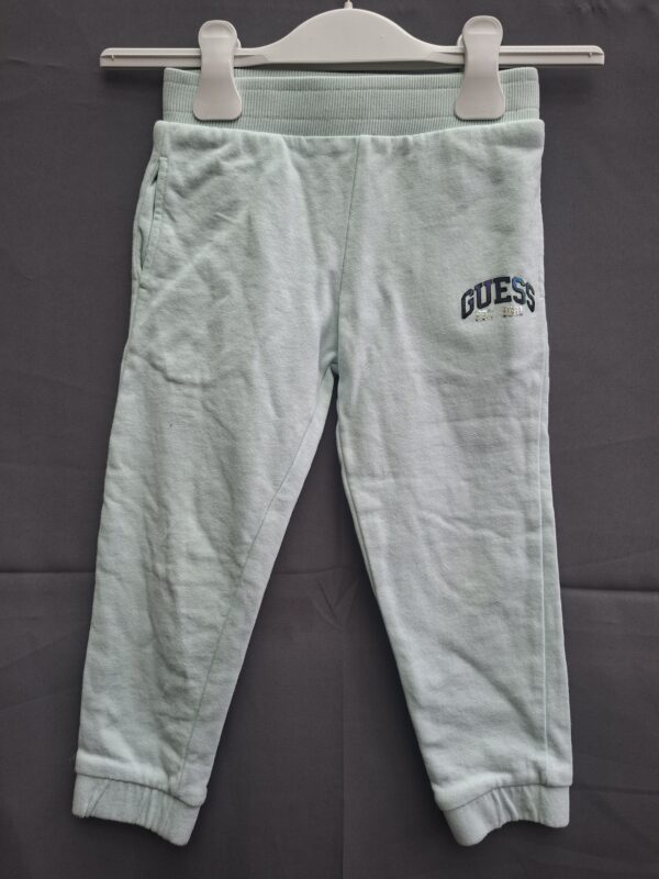 20260503_092419 Guess Eco jogger mintgroen maat 104 nette staat