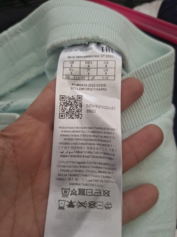 20260503_092515 Guess Eco jogger mintgroen maat 104 nette staat