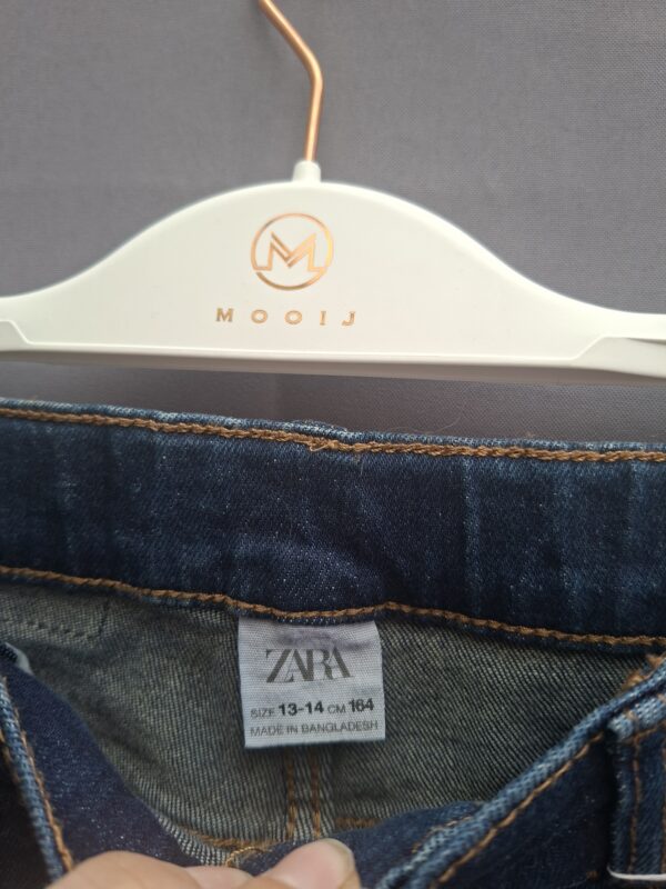 20260503_092649 Zara Denimwear spijkerbroek donkerblauw slim fit maat 164 nette staat