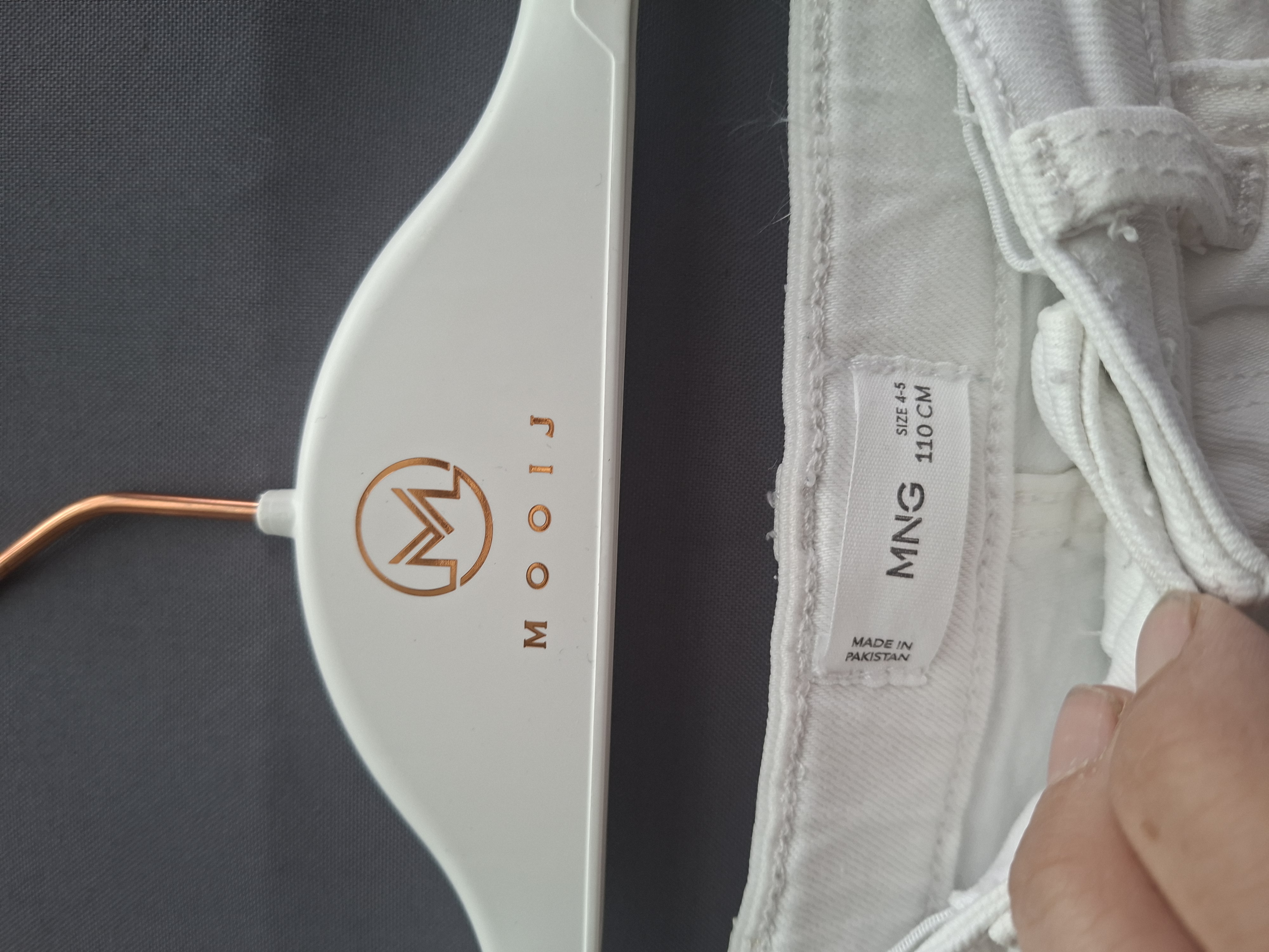 20260503_093022 Mango Kids Denim Lab spijkerbroek wit flared gerafelde zoom maat 110