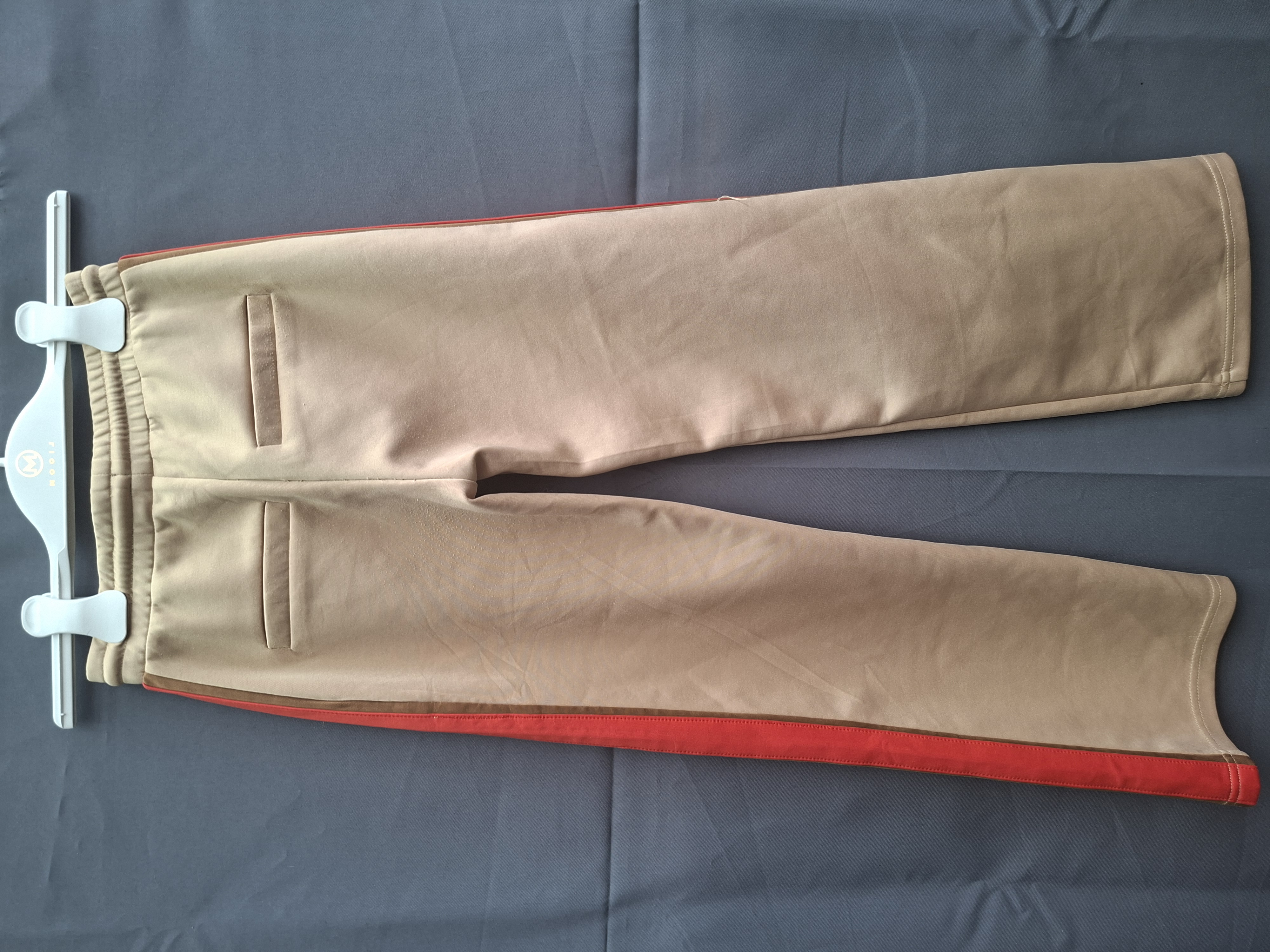 Jill & Mitch jogger camel rood zijstreep wide leg