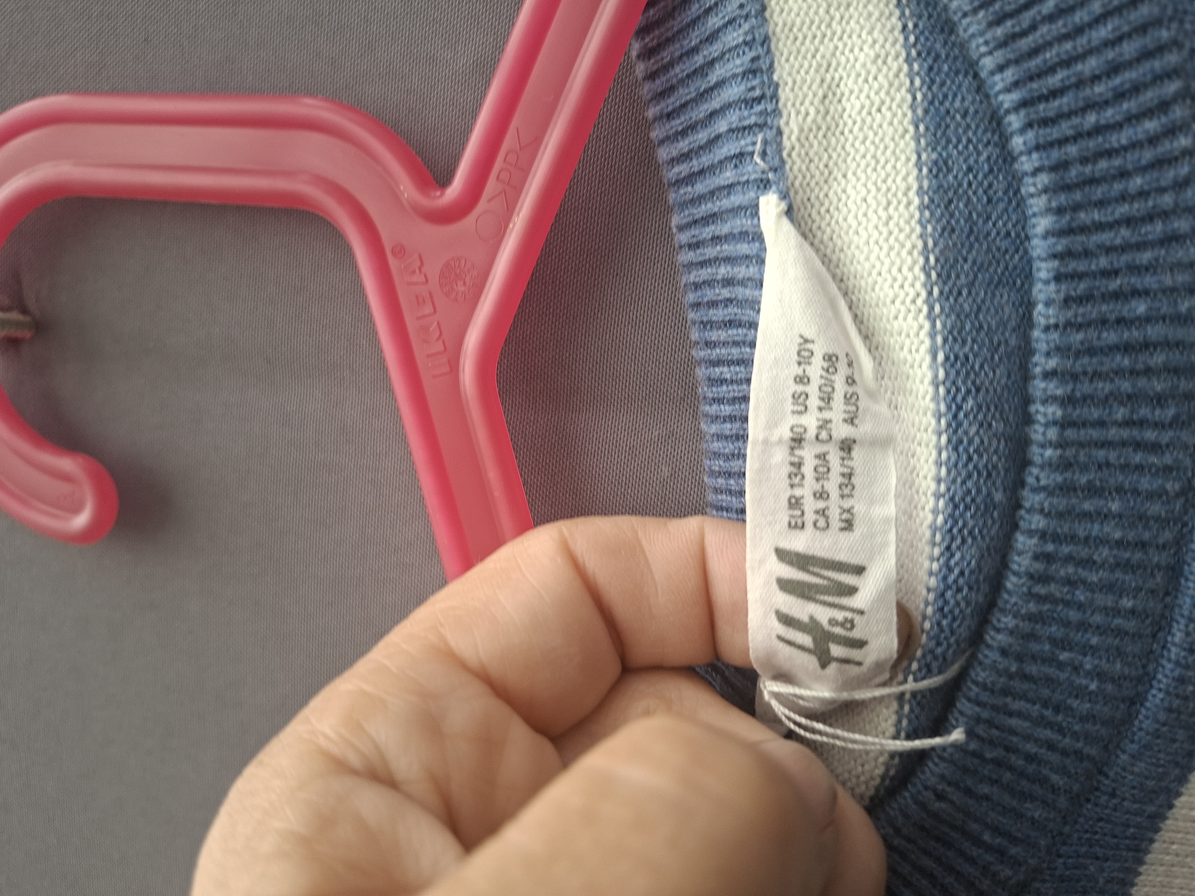 20260503_094733_001 H&M trui maat 134/140