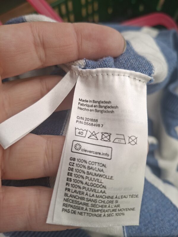 20260503_094800 H&M trui maat 134/140