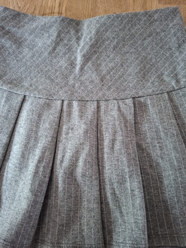 20260505_180524 H&M plooirok maat 110/116