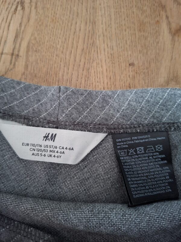 20260505_180538 H&M plooirok maat 110/116