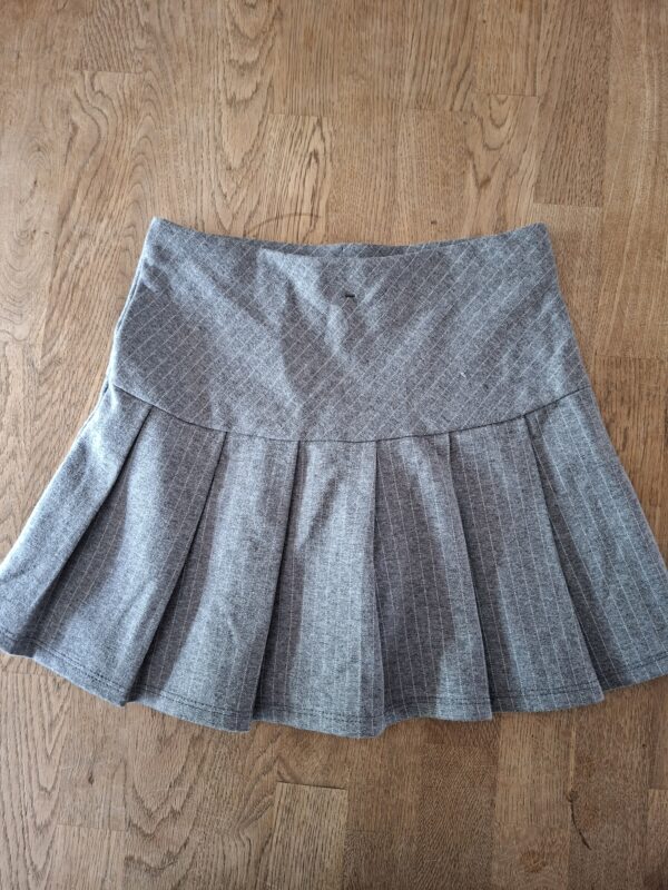 20260505_180548 H&M plooirok maat 110/116
