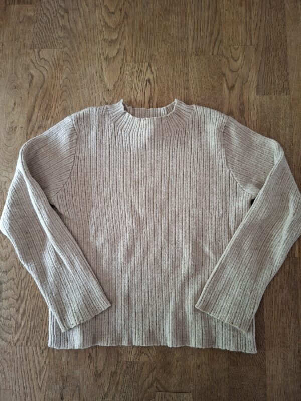 Zara beige ribtrui maat 104