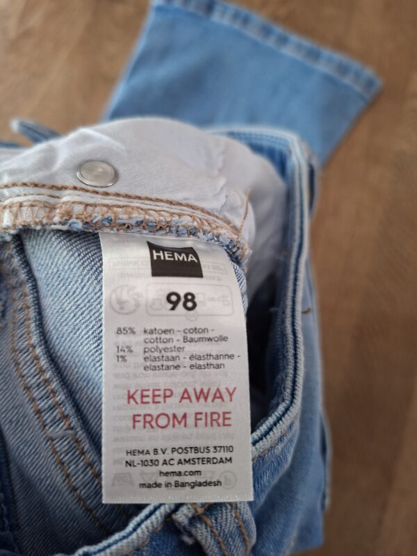 HEMA lichtblauwe flared jeans maat 98