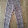 20260505_182818 Zara lichtroze broek met bordeaux motief maat 110