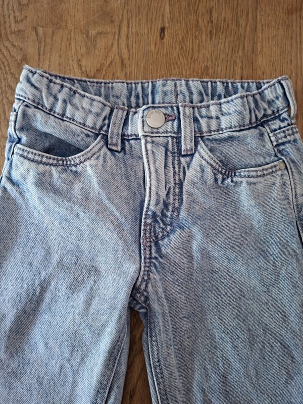 HEMA lichtblauwe bootleg jeans maat 104