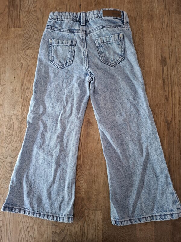 HEMA lichtblauwe bootleg jeans maat 104