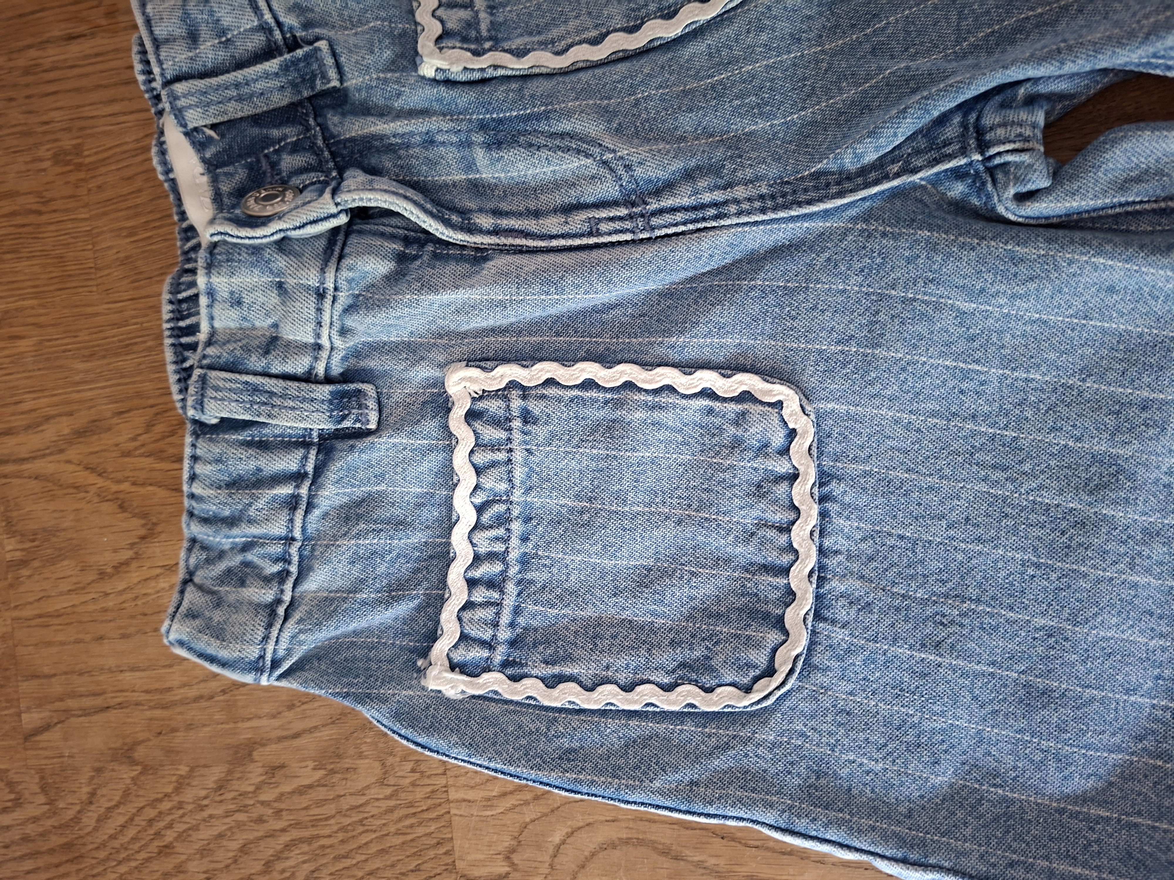Zara lichtblauwe gestreepte jeans maat 104
