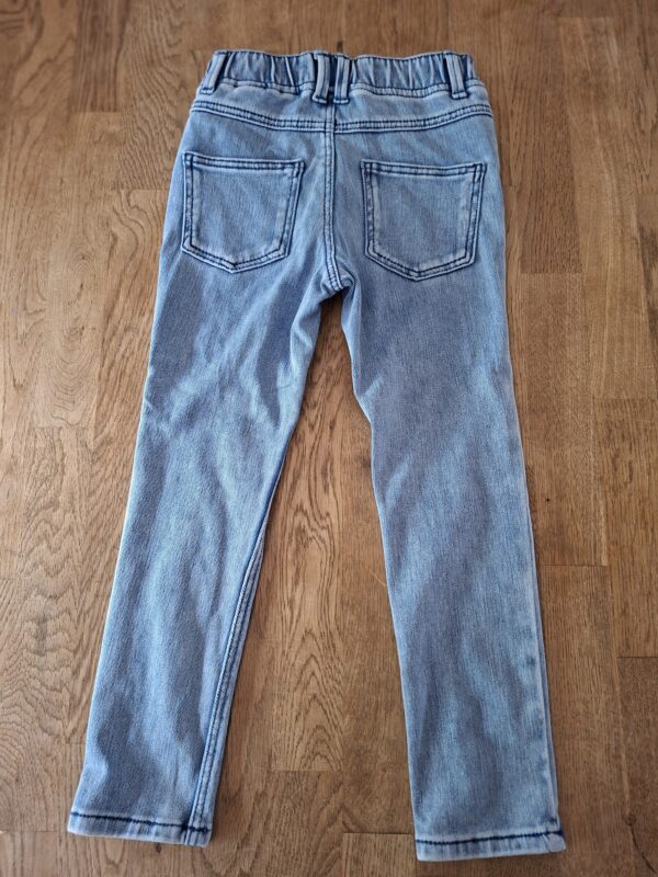 20260505_183645 Zara lichtblauwe skinny jeans maat 110