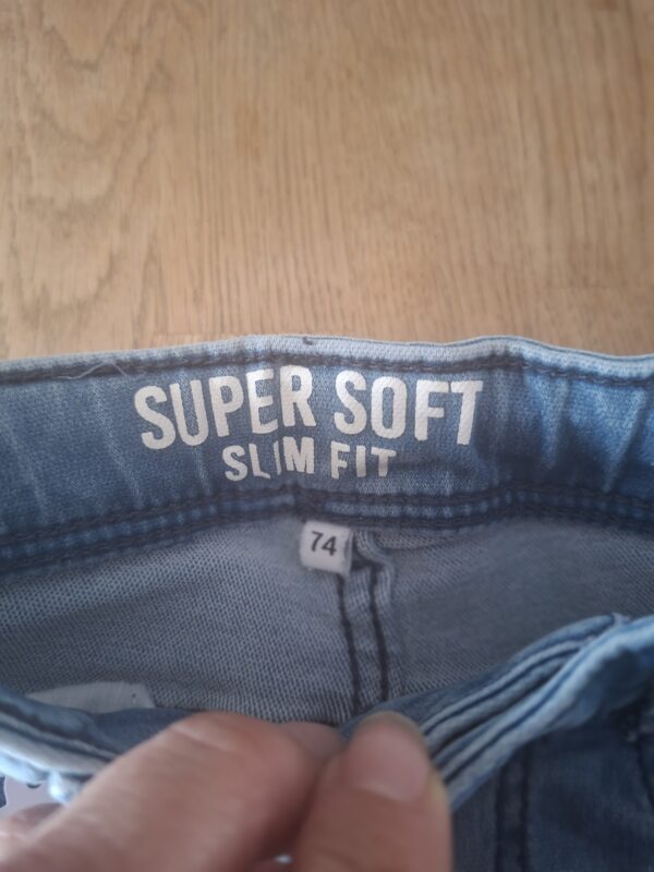 Wibra DNM spijkerbroek slim fit lichtblauw maat 74