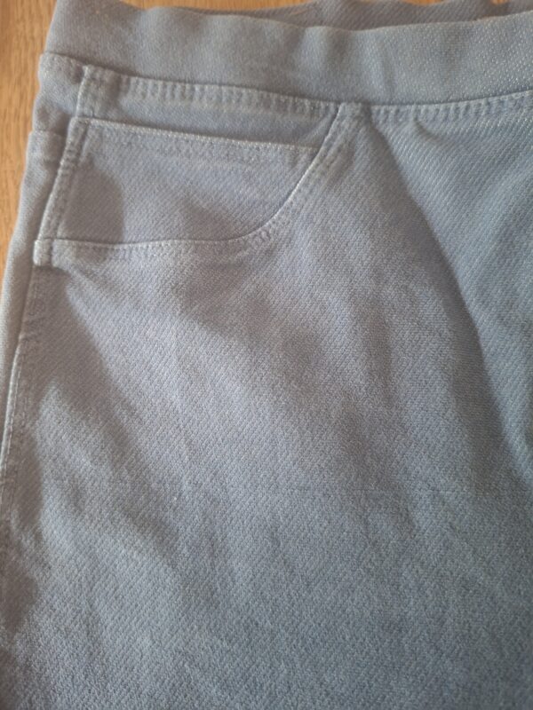 20260506_161558 Zara jegging lichtblauw maat 134