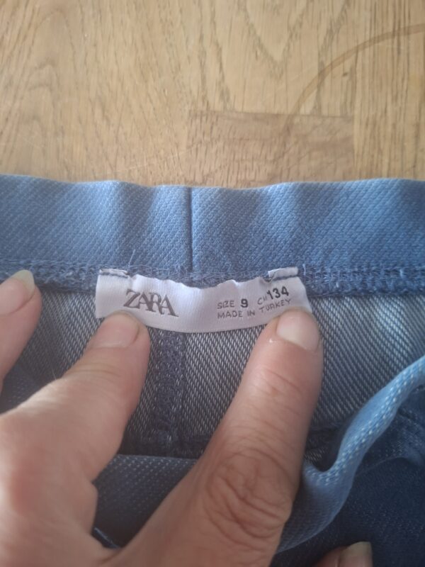20260506_161605 Zara jegging lichtblauw maat 134