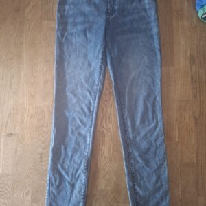 20260506_161713 H&M jegging grijs stonewashed maat 146